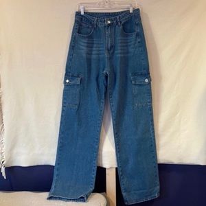 blue oversized cargo like jeans